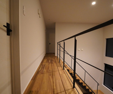 Y邸-吹抜け手すり