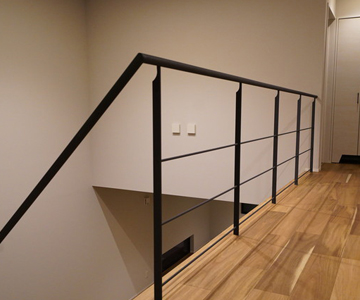 Y邸-吹抜け手すり02